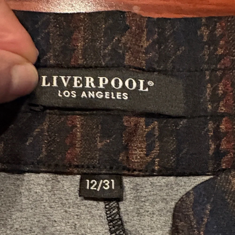 Liverpool Women's Wide Leg Stripe Cropped Pants in Black and Brown - Picture 3 of 5